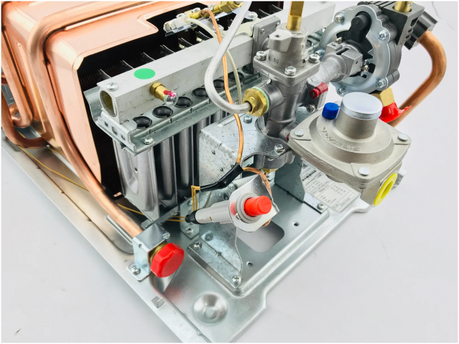 Газовая колонка Innovita Primo 11C NG (пьезорозжиг, композитный гидроблок)